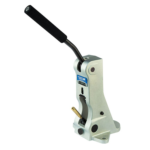 Completa il tuo banco di ricarica con il Frankford Arsenal Primer Pocket Swager: rimuovi facilmente il crimp militare con un design ergonomico e supporti inclusi.