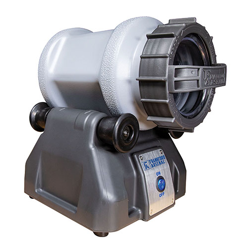 Il Frankford Arsenal Platinum Series Rotary Tumbler Lite è compatto, può contenere fino a 300 casi di .223 brass, con funzione ON/OFF e design a prova di perdite.