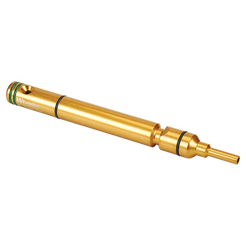 La guida per il foro Delta Series AR-10 di Wheeler allinea il cleaning rod, riduce il traboccamento di solvente e protegge il tuo fucile AR-10 durante la pulizia.