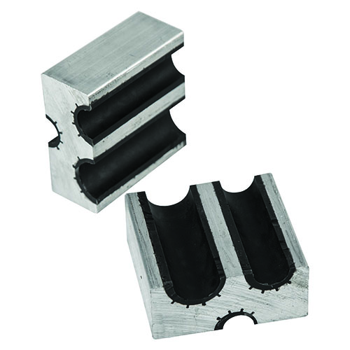 Il Wheeler Universal Barrel Clamp è realizzato in alluminio aeronautico con rivestimento in urethane, offre una presa sicura per barre calibro AR e bull barrel.