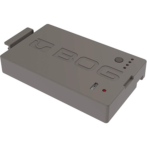 Il nuovo BOG Omnipotence Li-Ion Battery Pack è una batteria ricaricabile che sostituisce il vassoio di 6AA, prolungando la vita delle fotocamere BOG oltre un anno.