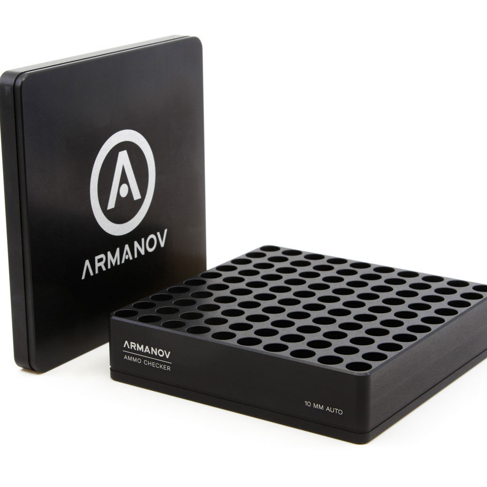 L'ARMANOV Gauge Box con Flip Cover per 100 rnd. 10 mm Auto è il tuo alleato ideale per controllare l'ammunizione, riducendo i malfunzionamenti e ottimizzando i tempi di test.