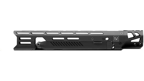 Migliora il tuo fucile SIG Cross con un handguard in alluminio di alta qualità e un bipod pieghevole con 30° di cant, facile da installare e personalizzabile.