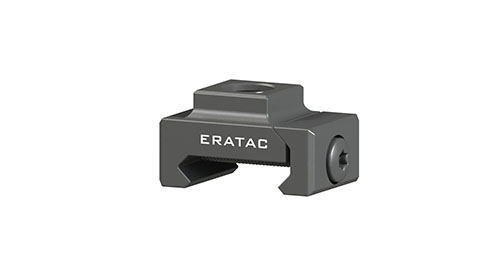 Espandi le tue opzioni tattiche con l'adattatore Picatinny ERATAC, progettato per montare in modo sicuro red dot, laser e luci sull'interfaccia UNIVERSAL.