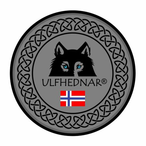 Il patch Ulfhednar con il logo della testa di lupo è perfetto per personalizzare il tuo equipaggiamento, grazie al suo attacco in velcro e alle dimensioni di 8 cm.