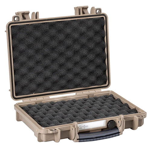 La custodia EXPLORER CASES 3005 offre protezione indistruttibile, resistenza all'acqua, e trasporto ottimizzato per aerei, ideale per le tue armi.