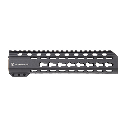 Il handguard SCHMEISSER Free Float KeyMod offre stabilità e precisione grazie all'alluminio di alta qualità e inserti in acciaio, disponibile in tre lunghezze.