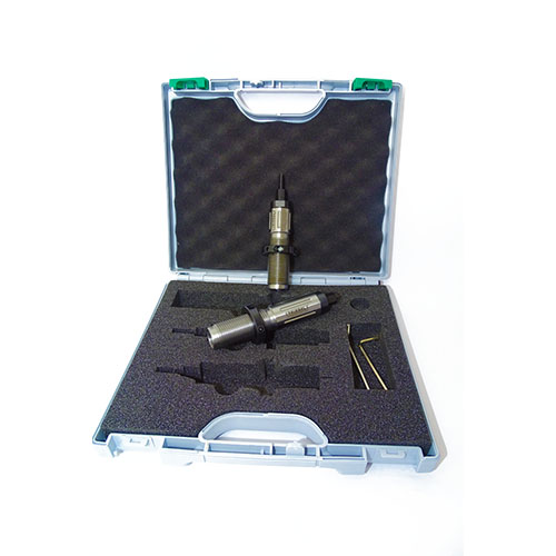 Il set di die TRIEBEL .308 Winchester Allgäu Serie offre una qualità eccellente a un prezzo competitivo, con un full sizing die e un seater con crimp in una pratica custodia.