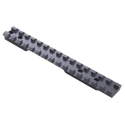 Il Badger Ordnance Remington Short Action Scope Rail è realizzato in acciaio pesante, con inclinazione in avanti per tiri a lungo raggio e compatibilità MIL-STD 1913.