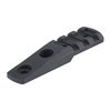 Il M-LOK Cantilever Rail/Light Mount in alluminio consente di montare accessori Picatinny, ottimizzando ergonomia e posizione, riducendo il profilo dell'arma.