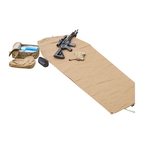 Il tappetino da tiro ultraleggero Armageddon Gear è versatile, pesa solo 1,9 libbre e offre comfort e spazio per riporre gli accessori essenziali.