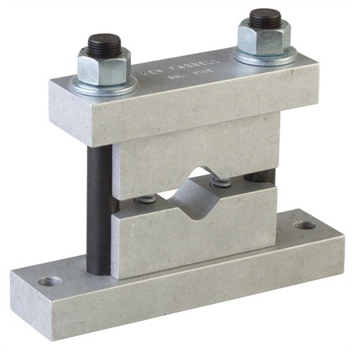 Il BARREL VISE di Farrell Industries offre una presa sicura su qualsiasi canna grazie alle sue ganasce gentili e al design compatto in alluminio anodizzato.