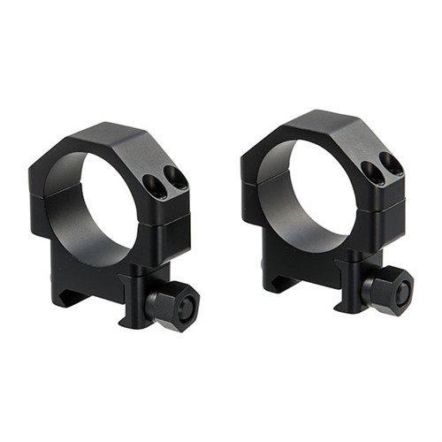 Gli anelli TSR Picatinny 30mm in alluminio offrono una tenuta superba e un allineamento preciso, garantendo massimo contatto e stabilità contro il rinculo.