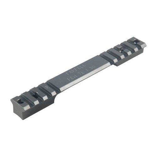 Le basi in acciaio CNC per Remington 700 offrono precisione, stabilità e compatibilità con anelli Picatinny e Weaver, disponibili in versione Standard o MOA.