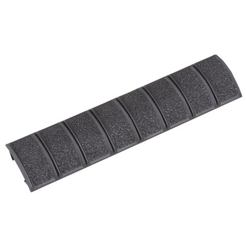 Il coprirete Picatinny AR-15 in polimero MAGPUL offre una presa migliore, protegge le rotaie dai danni e consente di personalizzare facilmente gli accessori.