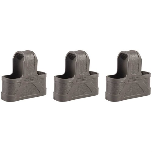 Il Magpul Assist per caricatori AR-15 5.56 offre un'impugnatura ergonomica per cambi rapidi, resistenza agli agenti chimici e silenziosità durante il trasporto.