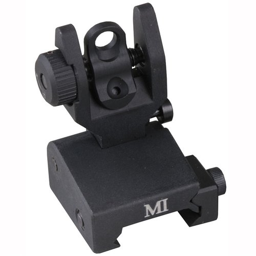 Sito posteriore AR-15 MCTAR-SPLP offre un design a profilo basso, apertura flip-up, regolazione della deriva e costruzione in alluminio anodizzato resistente.