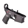 Ricevitore inferiore semi-auto in alluminio 7075 T6, finitura anodizzata durevole, marcature chiare e compatibilità multi-calibro per prestazioni superiori.