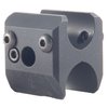 Il clamp in alluminio leggero garantisce un assemblaggio solido tra canna e tubo magazine esteso, con possibilità di montare accessori e luci tactical.