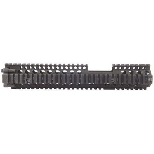 Il RIS II M4A1 FSP di Daniel Defense offre un design in alluminio, montaggio rapido per M203, e ampie opzioni di accessori grazie ai rail MIL-STD 1913.