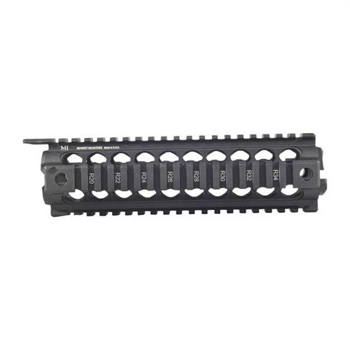 L'AR-15/M16 MID-LENGTH DROP IN HANDGUARD di Midwest Industries offre un design monolitico, compatibilità con sistemi a pistone e 28 slot Picatinny per accessori.