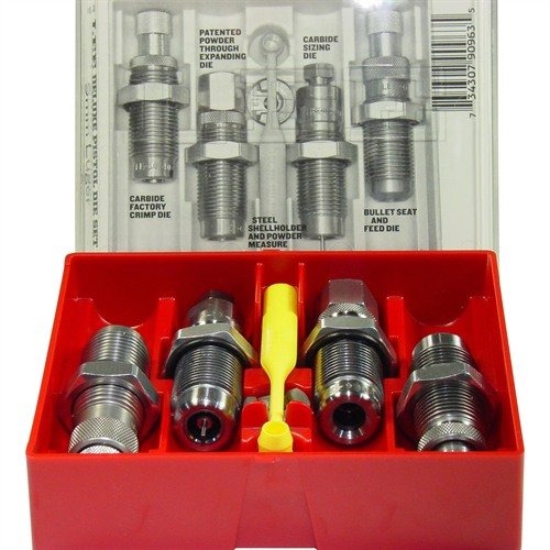 Il set 4 DIE - DELUXE PISTOL DIE SET per 45 ACP include die in carburo per una facile configurazione, separando la sede del proiettile dalla crimpatura.