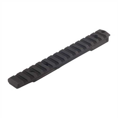 La base Picatinny REMINGTON 700 è realizzata in Tennalum 7068, leggera ma resistente come l'acciaio, con 20 MOA di elevazione per tiri a lungo raggio.