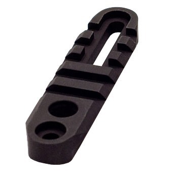 Il 1913 Picatinny Rail di ACCU-SHOT offre un attacco sicuro per bipodi Atlas, compatibile con diverse configurazioni di fori e superfici curve.