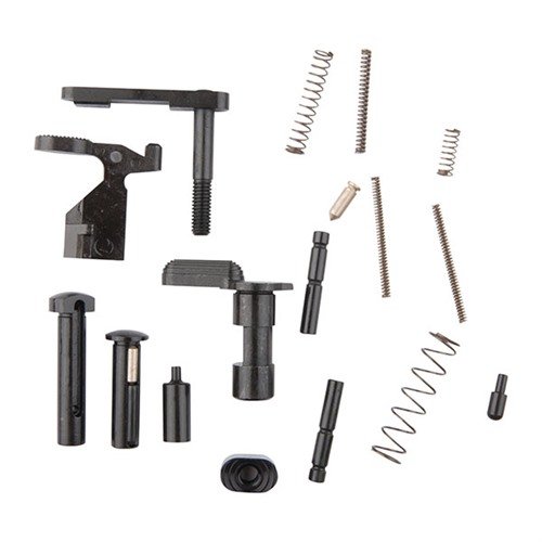 Il kit CMMG Lower Parts Gunbuilder's for AR-15 include tutti i componenti necessari per completare un lower receiver, esclusi grilletto, impugnatura e guardia.