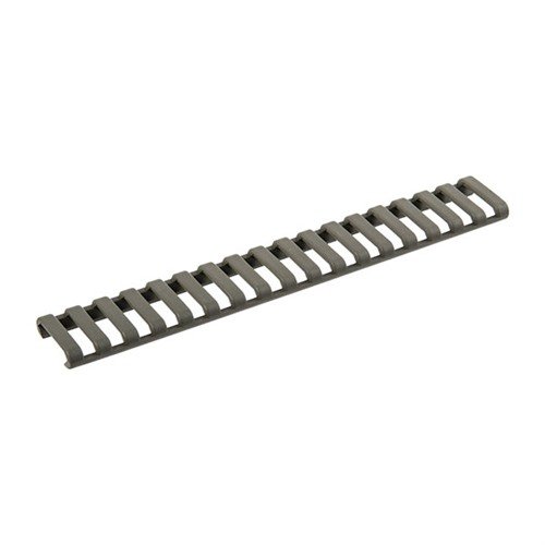 Il pannello ladder rail Picatinny di MAGPUL migliora la presa e protegge il rail da sporco e danni, mantenendo il profilo basso e adattandosi a 18 slot.