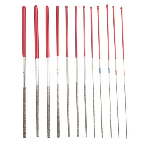 Il set di 12 lime micro diamantate offre precisione e durata, ideale per la lavorazione di parti, deburring e pulizia di canne. Include 10 misure diverse.