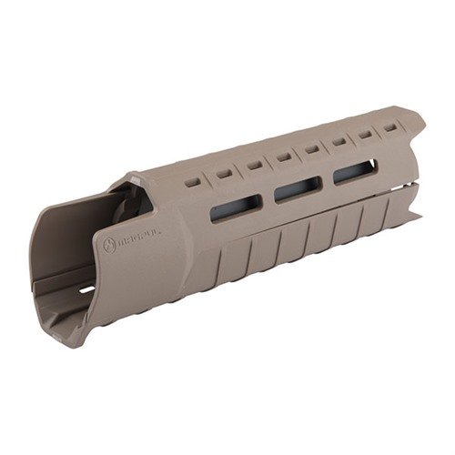 Il handguard MOE-SL di MAGPUL è leggero, resistente al calore e migliora la maneggevolezza dell'arma, con slot M-LOK per accessori e protezione dal calore.