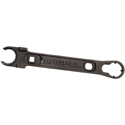 La Magpul AR-15/M16 Armorer's Wrench è uno strumento robusto in acciaio trattato, ideale per assemblaggio e manutenzione di AR-15 e M16, con caratteristiche versatili.