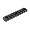 Il M-LOK Polymer Rail da 9 slot è leggero e resistente, ideale per accessori Picatinny, con installazione facile su hand guards in alluminio o polimero.
