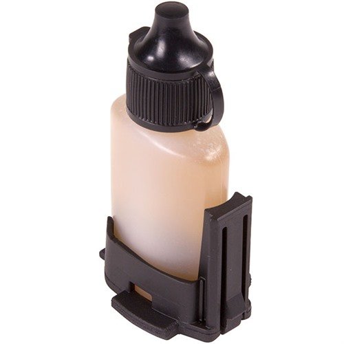 Il Magpul MIAD/MOE Lube Bottle Core è un nucleo interno per impugnature che contiene una bottiglia di lubrificazione riutilizzabile da ½ oz, compatibile con vari grip.