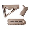 Aggiorna facilmente il tuo fucile con il set di mobili Magpul MOE, che include il calcio Mil-Spec, il forend carabina e il grip, disponibili in vari colori.