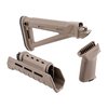 Aggiorna il tuo Kalashnikov con il set Magpul MOE AK: calcio fisso ottimizzato, guardia M-LOK, impugnatura ergonomica e possibilità di stoccaggio interno.
