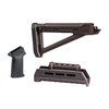 Aggiorna il tuo Kalashnikov con il set Magpul MOE AK: calciatura fissa ottimizzata, maniglia M-LOK, e impugnatura ergonomica per un controllo superiore.