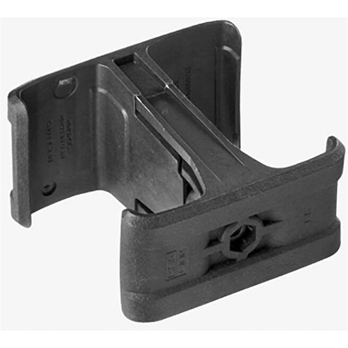 Il MagLink AK di MAGPUL consente di unire due PMAG 30RD AK/AKM per ricariche rapide e accesso immediato a munizioni extra, ideale per fucili 7.62x39mm.