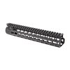 Il handguard BCM KMR Alpha di Bravo Company offre precisione grazie al free-floating, con numerosi slot KeyMod™ e una struttura in alluminio leggera e robusta.