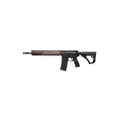 Il DDM4A1 di Daniel Defense presenta un canna M4 da 14,5" Cold Hammer Forged, un flash suppressor integrato e un calcio e impugnatura progettati per il comfort.