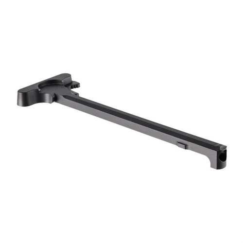 L'assemblaggio del caricatore AR-15 CMMG è realizzato in alluminio forgiato 7075 T6, garantendo resistenza e affidabilità con latch installato per un'ottima maneggevolezza.