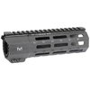 Il handguard SP Series da 7.25" M-LOK offre un design robusto e monopezzo, sette lati di slot M-LOK, e una costruzione in alluminio 6061 anodizzato.