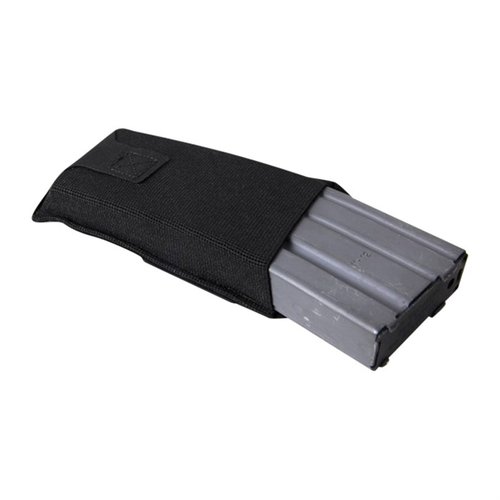 La Ten-Speed M4 Pouch di Blue Force Gear è leggera, comoda e regolabile, accetta un caricatore M4 e si attacca facilmente a cinture fino a 2".