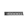 L'handguard MFR XS M-LOK di Daniel Defense offre leggerezza, ergonomia superiore, sette punti di attacco M-LOK e un sistema di montaggio semplice per un controllo ottimale.