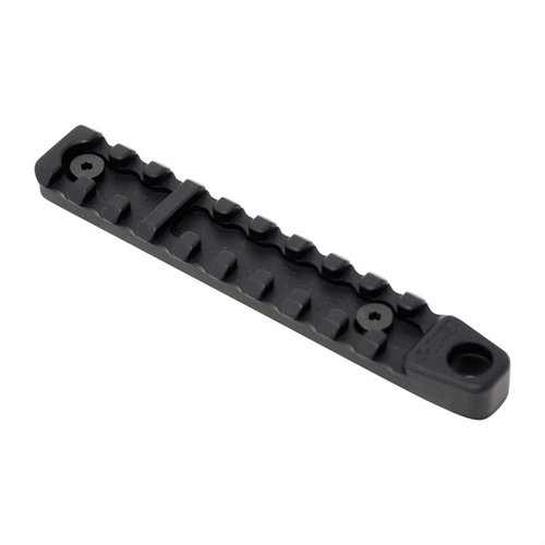 Il KEYMOD Improved Bipod Rail di AREA 419 offre un attacco leggero con il 43% in più di spazio per l'attacco, realizzato in alluminio 7075-T651 per forza e leggerezza.