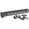 Il Combat M-LOK Free Float Handguard per AR-15 offre un design leggero in alluminio, sette punti di attacco M-LOK e un rail Picatinny continuo per personalizzazione.