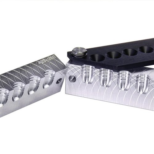 Mold per proiettili in alluminio anodizzato, resistente alla ruggine, con 6 cavità per calibro .22 (0.225") e design a punta piatta da 55gr per prestazioni ottimali.