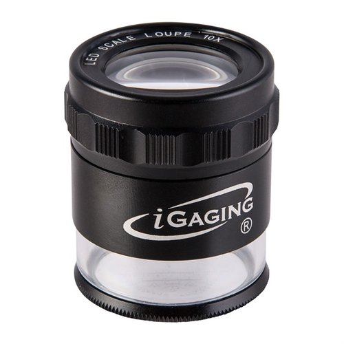Il magnificatore iGaging 10X offre illuminazione LED, lente senza distorsione e reticolo integrato per misurazioni precise, ideale per lavorare su armi.
