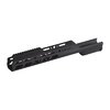 Il Chassis Enclosed Forend di KRG offre un design elegante e leggero, con attacchi multipli, supporto per Night Vision e una posizione naturale per il mirino.